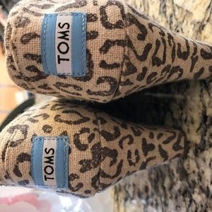 Toms Cheetah print wedge shoes